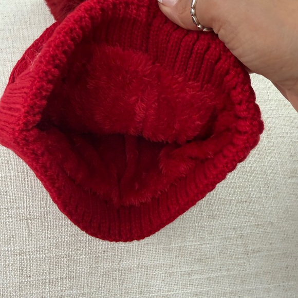 lululemon Unisex Bold Red Cable Knit Beanie - Picture 3 of 3